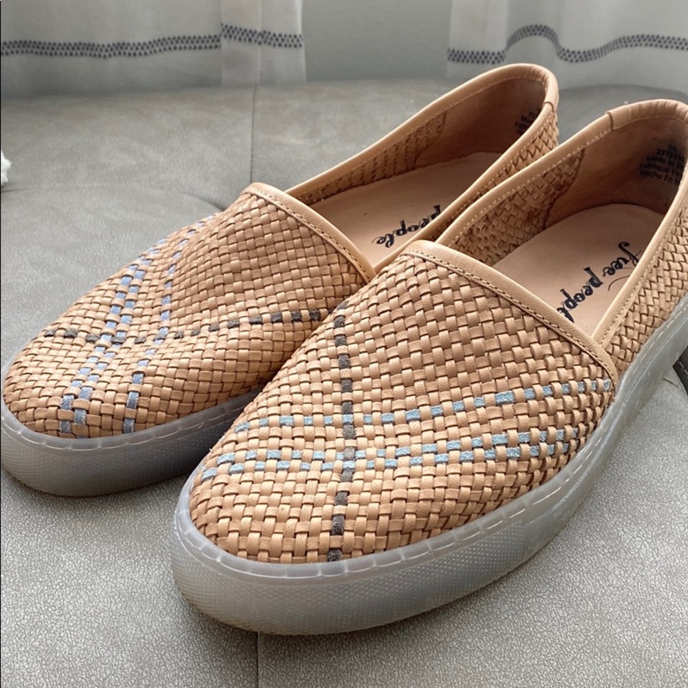 Free people slides